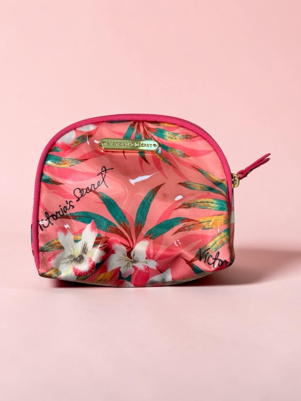 VICTORIA SECRET 3psc
Waterproof PVC Coin Cosmetic Floral Zippered Bag Travel Set - Picture 2 of 4